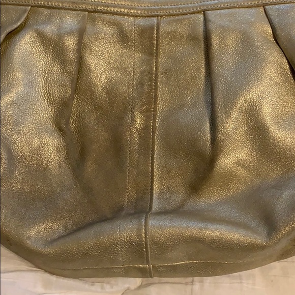 Champagne leather Coach bag - Picture 3 of 5